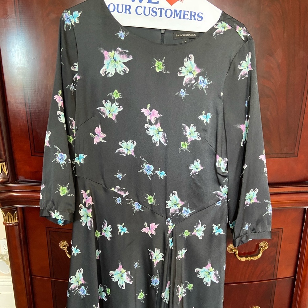 Beautiful banana republic silk floral dress